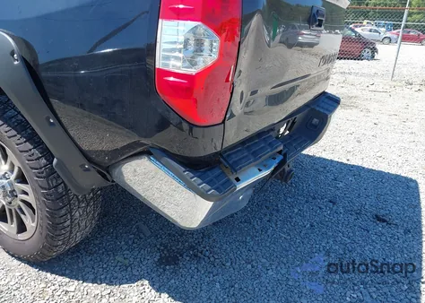 2014 Toyota Tundra Sr5 4.6L V8 z USA, uszkodzony, nr VIN 5TFRM5F11EX081419